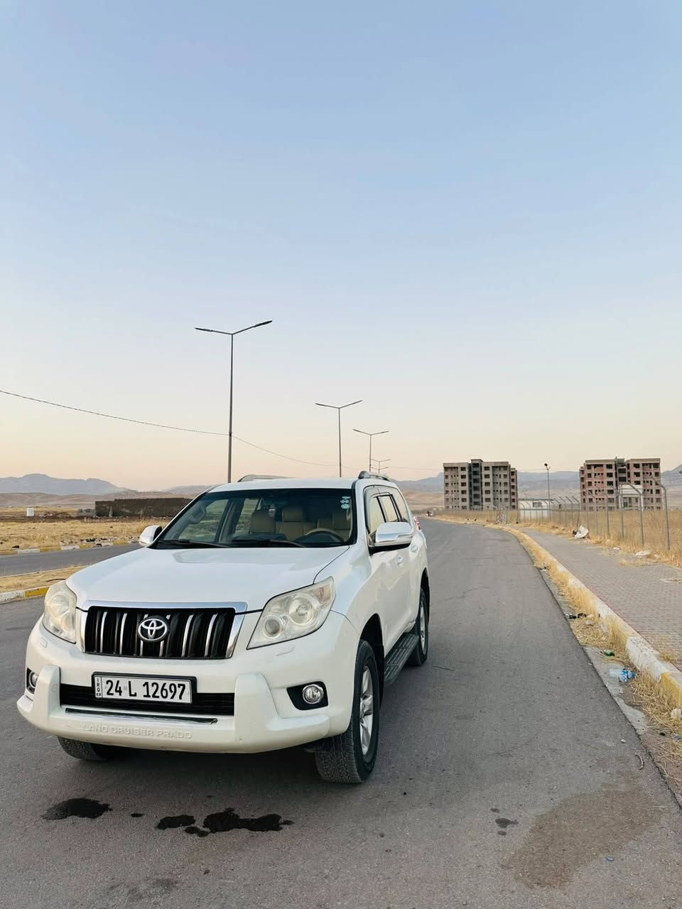Toyota Land Cruiser Prado TXL)
​الموديل: 2012
​الصبغ: نص قطعة صبغ فقط (باب الراكب الأمامي)، بدون دواخل ومكفول من كلشي.
​السبير: سبير علاقة (عالي).
​السعر: 230 ورقة (23,000 دولار) وفيه مجال بسيط للشراي.
​رقم الاتصال: ***********
.........
تۆیۆتا لاند کرۆزەر پرادۆ (Toyota Land Cruiser Prado TXL)
​مۆدێل: ٢٠١٢
​بۆیاغ: تەنێ نیڤ پارچە بۆیاغ (دەرگەهێ لایێ نەفەری یێ پێشیێ)، بێ تێکچوون و بەشەرت.
​سبێر: سبێر پەڕە.
​بها: ٢٣٠ وەرەقە (کێمەک مەجال تێدا هەیە بۆ کڕیارێ ڕاستەقینە).
​ژمارا تەلەفۆنێ: *********** دهوك, العراق
