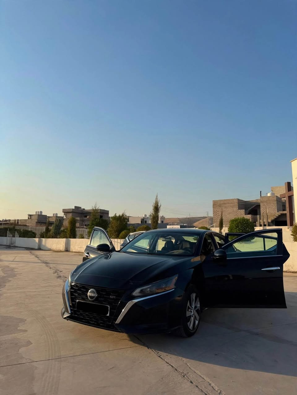 نيسان التيما 
موديل 2023
مواصفات SR
ماشي 90 الف كيلو متر
ضررها جاملخ امامي 
ايرباك ستيرن مرجع سستم
رادار امامي خلفي
حساسات 
توقف تلقائي
كاميرا 360
محرك 2500 تنفس طبيعي
مثبت سرعة
هزة 12/2026
سنوية 2031
للإستفسار 
*********** واتساب
*********** واتساب
مكان السيارة الموصل الحمدانية, نينوى
