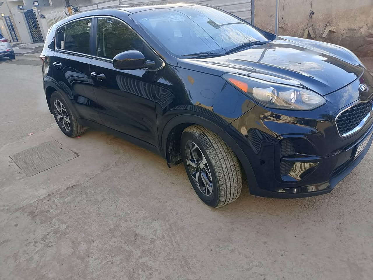 كيا سبورتج 2022
وارد امريكي بيهة جاملغ وباب جهة السائق
والباب الخلفي مباوك ونص البنيد اعتبرهة ٤ قطع حادث امريكا (بجم كبس) ايرباك ستيرن
تايرات باتري جديد مابيهة اي نقص 
تحديد مسار شاشة جبيرة مواصفات اعتيادي
محرك 2400 اعتيادية
رقم بغداد الجديد بأسمي تحويل مباشر
السعر 138
مكانهة بغداد حي الاعلام
***********
