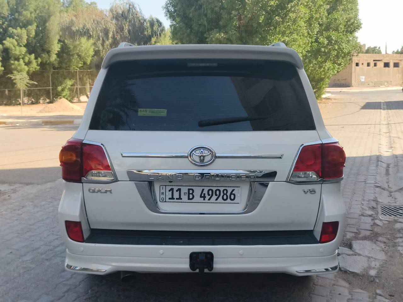 لاندكروزر • ماكو تفاصيل