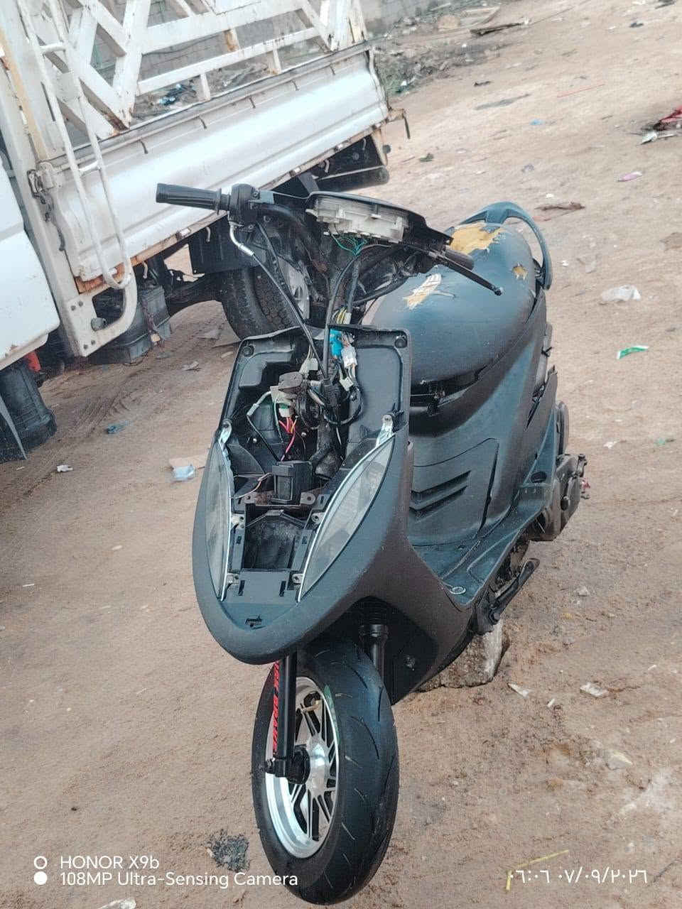 سلام عليكم دراجه لبيع ماكس عدله دراجه نضيفه تشتغل بس كايمه سعر 350.بيها مجال مكان بصره حيانيه  رقم  ***********
