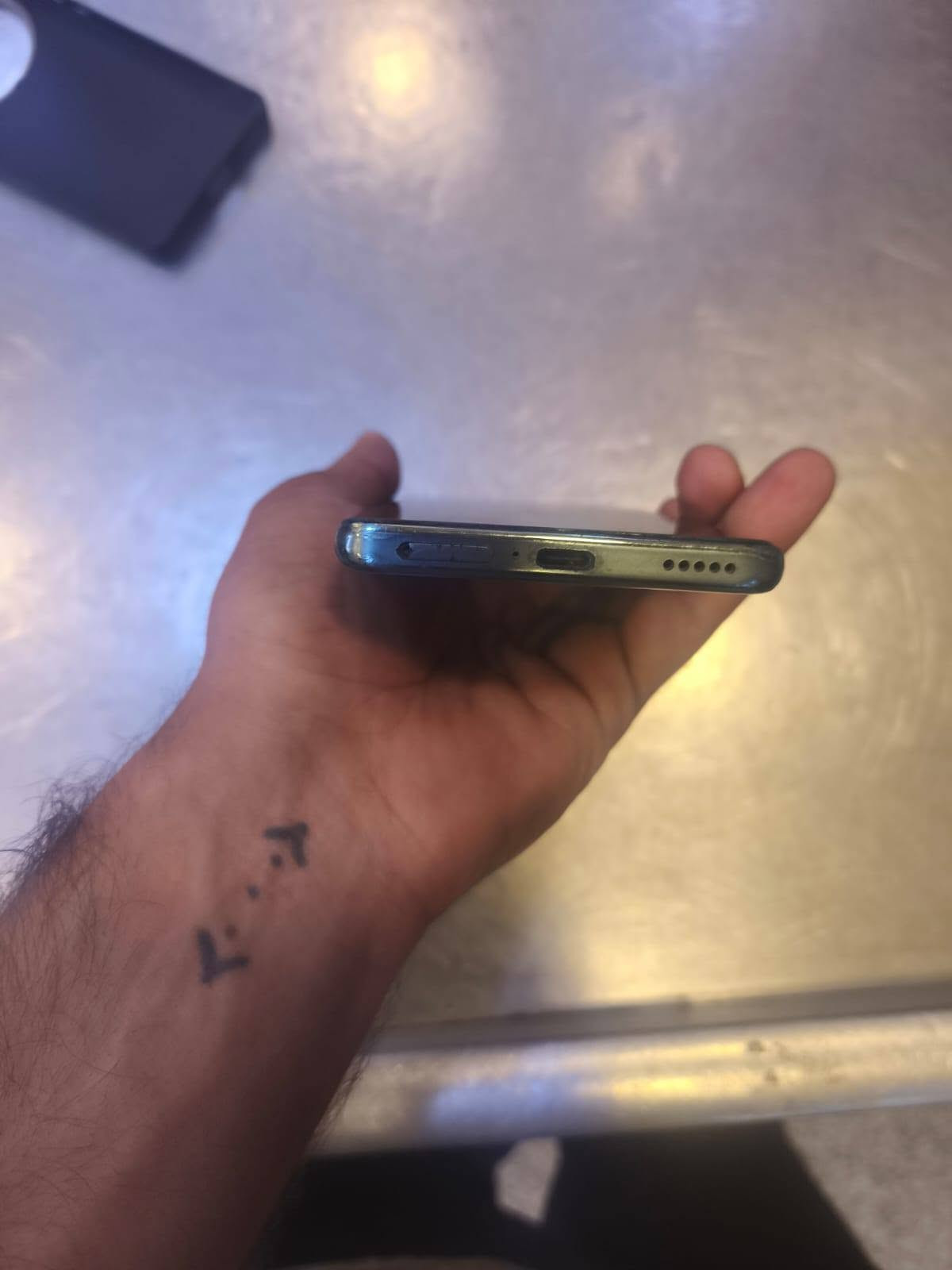 HONOR X9b 5G تلفون تجي وشوفه ذكرته 256سعره 325وبيه مجال برهم مروس شنو عندك نزل عنوان كربلاء بوبيان فايس ما تواجد فقط تساب وتصال ***********
سماعات صليه وياه شوفت عينك حياتي

نص مكتوب في الصور:
- ٩:١٠ 4G VOLTE ابو نرجس 💖❤️ < إعادة التسمية ابو نرجس 💖❤️ > نوع الجهاز سماعة رأس < القناة الصوتية للمكالمات متصل الإعدادات الصوتية للوسائط متصل مشاركة جهة الاتصال عدم المشاركة < نوع الجهاز مكبر صوت سماعة رأس أдаة سمع مساعدة آخر إلغاء
- ٩:١٠ ٤G VOLTE ٩:١٠ ابو نرجس إعادة التسمية ابو نرجس نوع الجهاز سماعة رأس القناة الصوتية للمكالمات متصل الإعدادات الصوتية للوسائط متصل مشاركة جهة الاتصال عدم المشاركة الاتصال التلقائي عبر البلوتوث مزامنة نغمة رنين المكالمة تشغيل نغمة الرنين على جهاز البلوتوث الخاص بك عند تلقي مكالمة اعتراض أوامر التشغيل التلقائية الصادرة من الأجهزة المتصلة عبر البلوتوث في غضون 10 ثوان إلغاء الاقتران