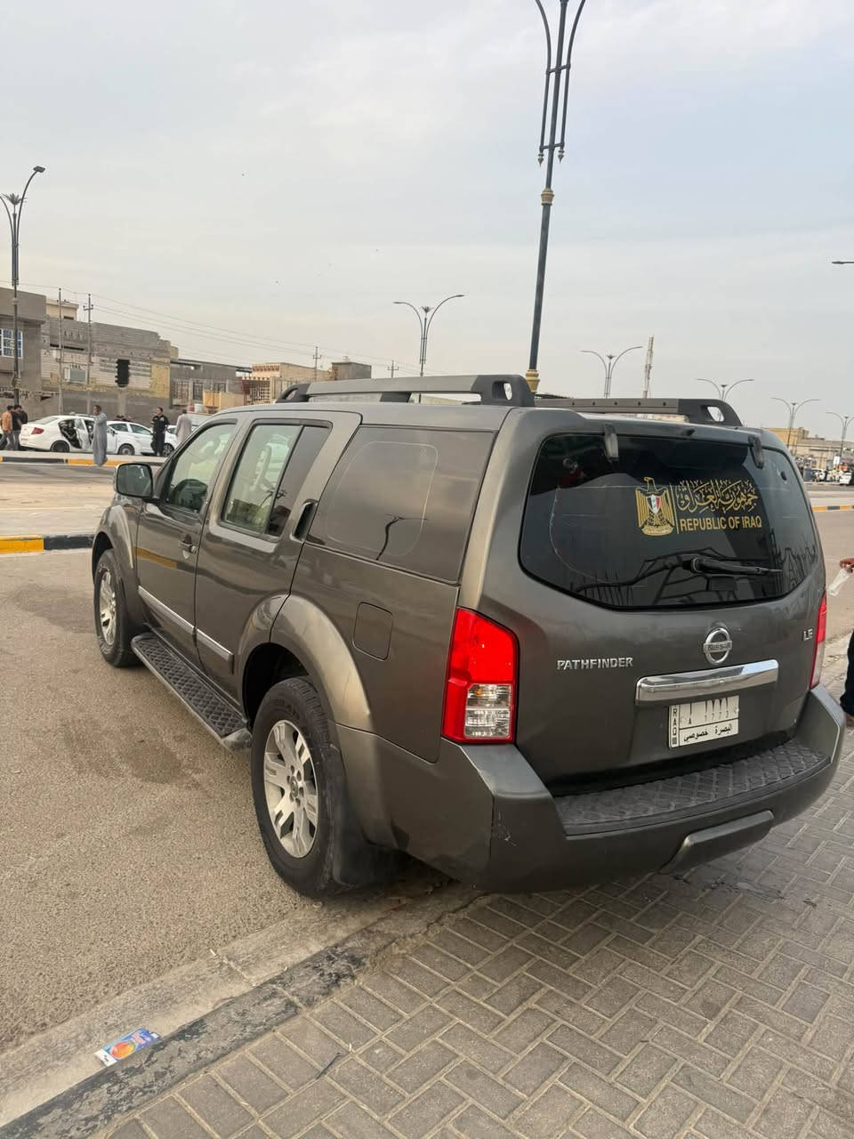 نيسان بافندر • ٢٠٠٩ • بصرة زبير