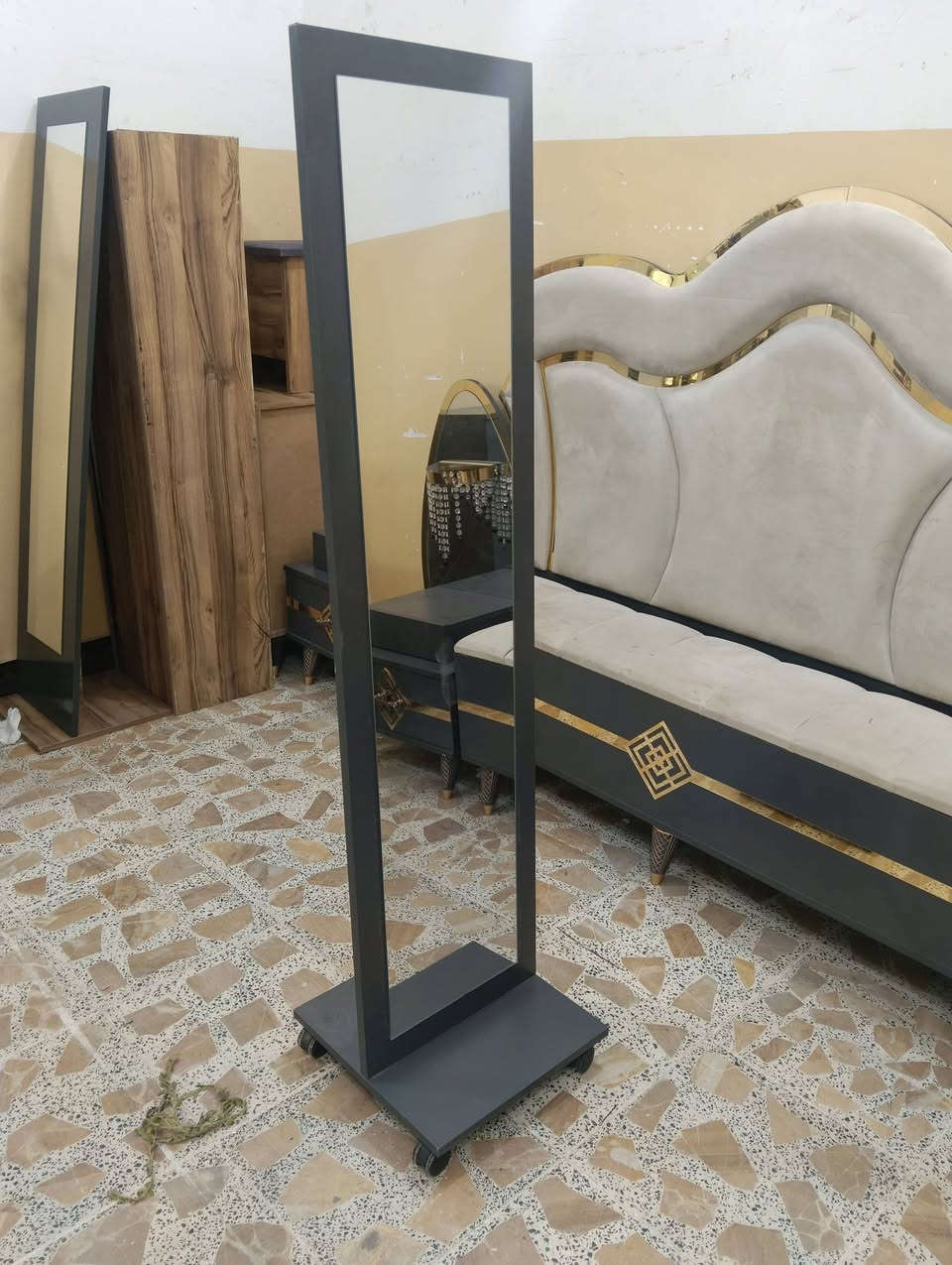 غرفة ترکية نضيفه لوك 9 قطع صبغ حراري وناره شغاله السعر 600 وبيه مجال بسيط اتصال علا الرقم //***********//***********// مكان فلوجه
