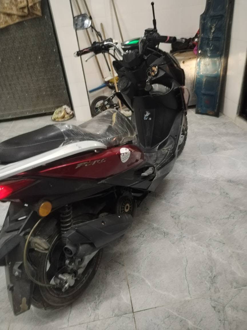 مەکینەی کەپسە 150cc،سلف وهندری کار دەکات،مەکینەی بەشەرتە،کەمی شوختی هەیە،شوینی شکاوی نییە،هەندیک شوینی پیویستی بەتوندکردنەوە هەیە،نرخی 580هەزار کەمیک مەجالی تیدایە،ناونیشان هەولیر گەرەکی کاریزان. أربيل, العراق
