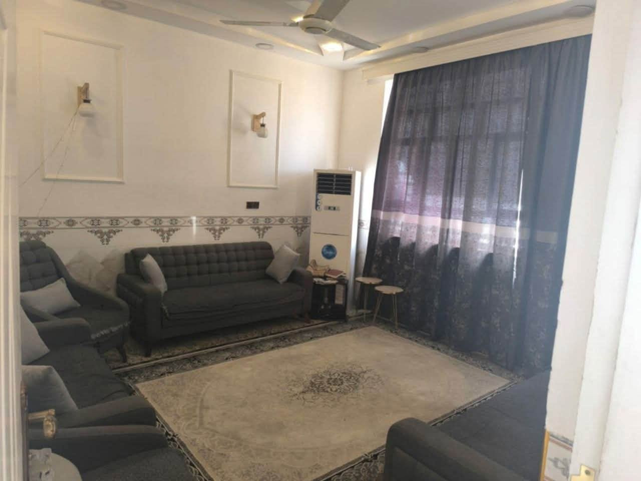 🏡 فرصة مميزة للبيع – بيت طابق واحد (ركن)
📍 الموقع: خلف محطة حمورابي – يبعد 200 متر فقط عن شارع بغداد
📐 المساحة:. 107 متر
📄 النوع: زراعي (سند 25)
✨ التفاصيل:
• غرفة نوم
• هول
• استقبال
• منور
• مجمع صحيات داخلي وخارجي
• موقع ركن 

📞 للاستفسار:
*********** 

🔥 مميزات قوية:
✔ قريب من الشارع الرئيسي
✔ مناسب سكن أو استثمار
✔ منطقة مخدومة وكامله من الخدمات

الواجهه/8.5
النزال/13.25
المساحه الكليه/107.9

#عقارات_الحلة #بيع_بيت #بيت_للبيع #الحلة #بابل #عقار #استثمار #عقارات_العراق #فرص_عقارية
