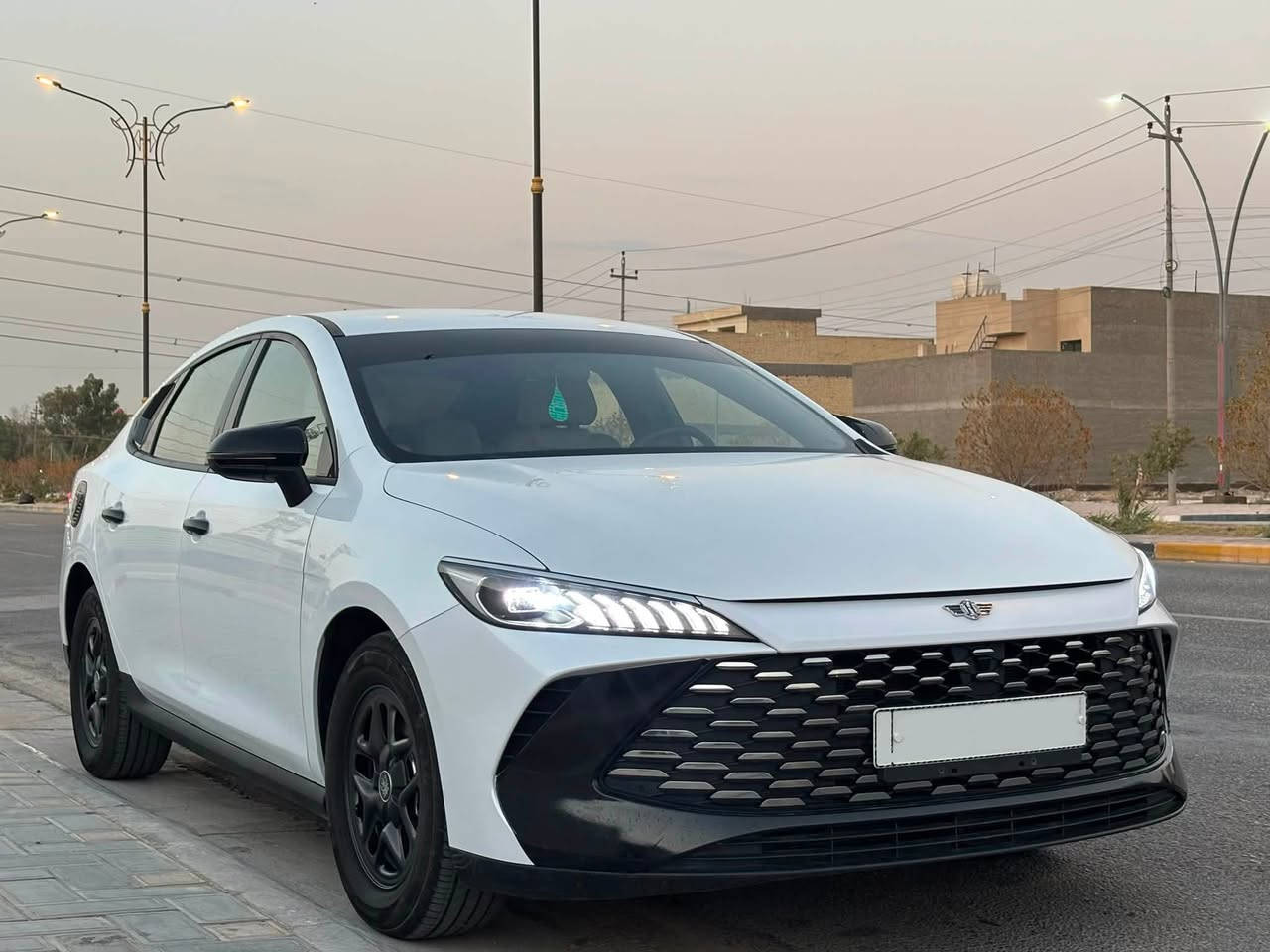 رايد مراوس بجي اي سي امباو  مناسبة حتلو بيها طخة شي فقط امباو
بي واي دي كن بلاس 2025 هايبرد بلكن داخل ابيض كفالة عامة باسمي ماشية 8500 وعلى المكينه 2000 شاشة كامرة حساسات تحكم ستيرن مانع انزلاق ABS قطعتين تبريد وباقي المواصفات معروفة مكاني كربلاء 
***********
