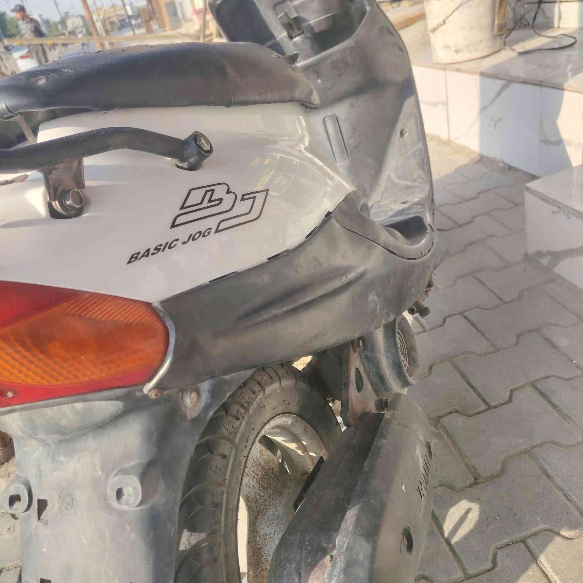 السلام عليكم
دىاجة بيجي للبيع مكينه  ناعمه ولاصوت بيه مفتوحه 
شاصي مكفول كهربائات شغال سلف يشتغل من اول ديره دراجه كلشي مابيه السعر بل٢٥٠
مكان الرميثه
