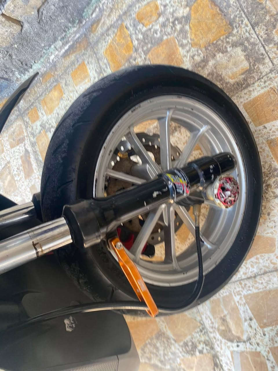 السلام عليكم سكنس جبلي للبيع الدراجة رياضي بيهةويل كب وبيعة هاوزن وبيهة صالنصة بيهة بكلايت رياضي وكشن وفراك وقطرة اكسل ودهن رياضي كلجات رياضي قبق بانزين رياضي وقبق جوزة ستيرن رياضي ستان رياضي تايرات تخم جلاتين السعر ١٢٥٠ وبيهة مجال بسيط المكان الغزالية شارع المركز الرقم ***********
