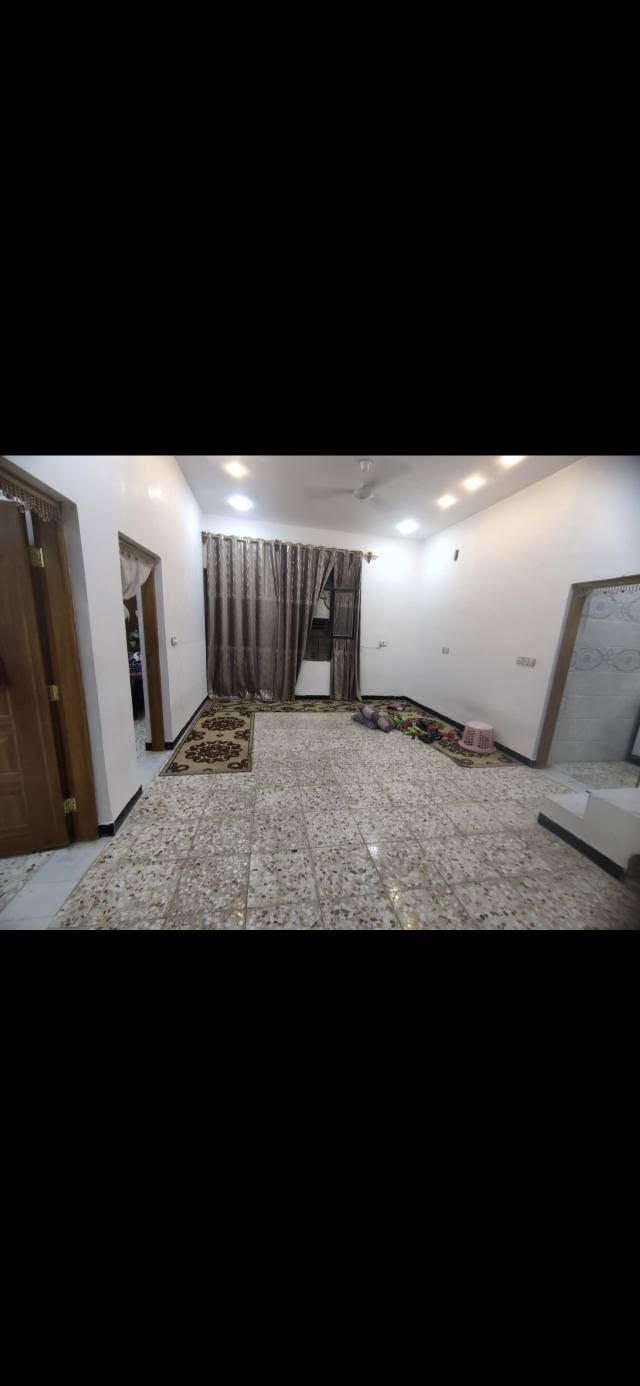 بيت للبيع  200 متر.. طابو زراعي
طابقين.. للبيع علوة الفحل قرب جسر الامام علي.ع./ شارع القاعة

شارع 10 تبليط /ماء / كهرباء / مولده/ المنطقة جدا هادئة

البناء طابوق/ الاساس صب كونكريت/ السقف صب كونكريت
سيراميك / كاشي الارضية.. 

يحتوي على.. 
غرفتين..و صالة /و استقبال/ ومطبخ / وصحيات داخلية / صحيات خارجية 

الطابق الثاني / غرفة / حمام / مخزن كبير / سطح امامي 

السعر/ 90 وبي مجال  للاستفسار ***********
