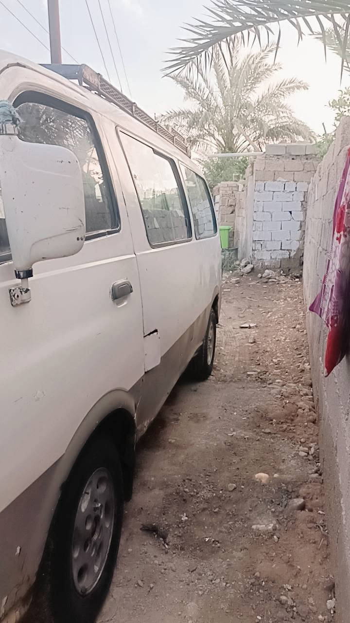 بريجوو موديل 1997مراوس  بكيه بسته حته لو رقم احمر السياره كير ومكينه واكسل كفاله السياره بس طي،زه واكع الحجل يرادله ترتيب ***********
