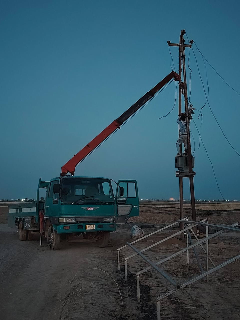 بسم الله والسلام على اصحاب رسول الله السلام عليكم جميعآ كرين هينو طيرى رقم نينوى مشروع وطني كرين بل سنويه  السنويه بعدها ما صاقطه شرط التحويل بس وكاله وغيرها ماكو نظيف شوف العين ونج يونك ٣٦٠٠ سلايتين اني مسويله متر وربع اظافي عله مود ابيار ارتوازيه بدون كص فقط لحيم عله طارف الجب كرين رمبه جهاز تصعيد سيارات موجود بيه صرف مابيه بيه بخار مابيه جاهز للعمل فقط كاز ودهن تخليلله للئمان تايراته تعبانه السعر145 بيه مجال ما جيتك والله محيك مكانو الحويجه اتصل وتدلل***********
