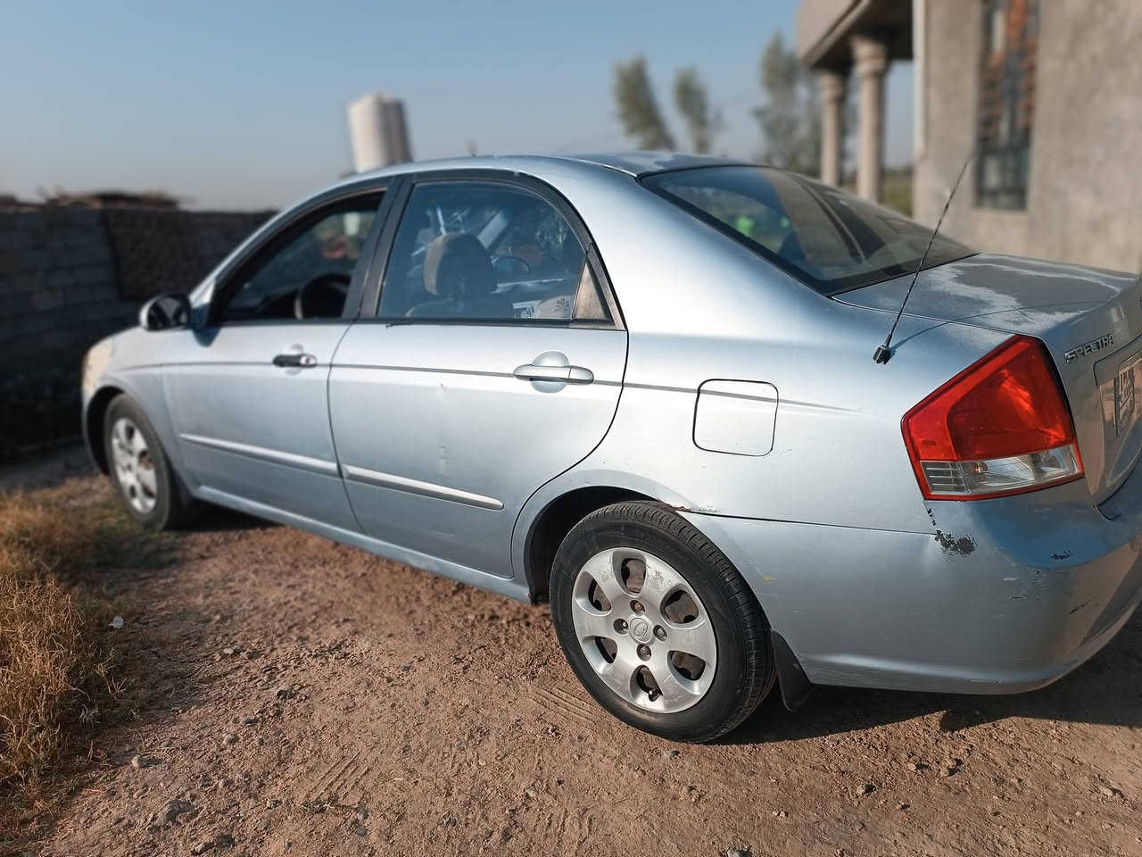 كيا اسبكتر2007 بدون ضربه طخه بخشم الجاملغ ومبدل جاملغ وبنيد وصاير بيهن جراد مثل ماموضح بصوره بدون دواخل محرك مامفتوح محرك وكير مكفولات تخم تاير صدر جاهزه رقم بغداد بسمي مكان السياره ابوغريب 
للاستفسار ***********
