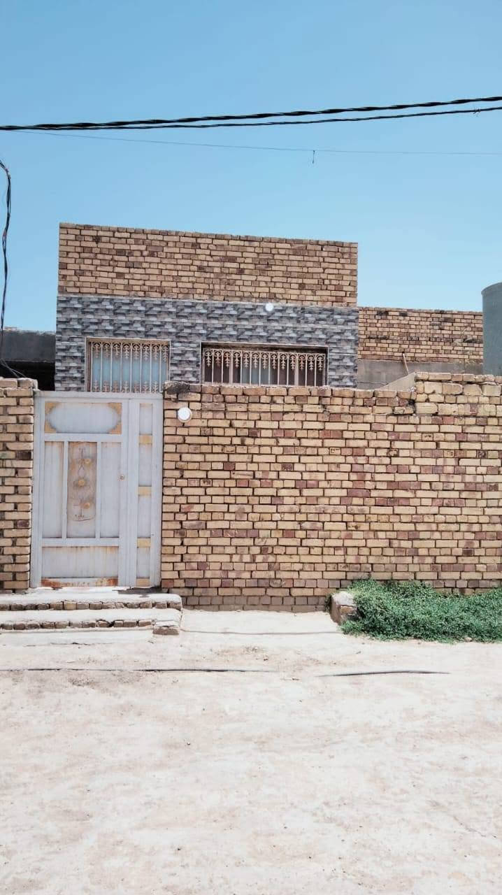 دار زراعي للبيع
المساحه 400 متر الصخيين شارع علي الاكبر ع 
4 غرف نوم مطبخ حمام صحيات صاله 8 في 4 استقبال 13 متر عرض 4 معزول عن البيت حديقة 80 متر كراج سيارتين 
ماء كهرباء بي وصل طابو 
تلفون *********** بي وات ساب
