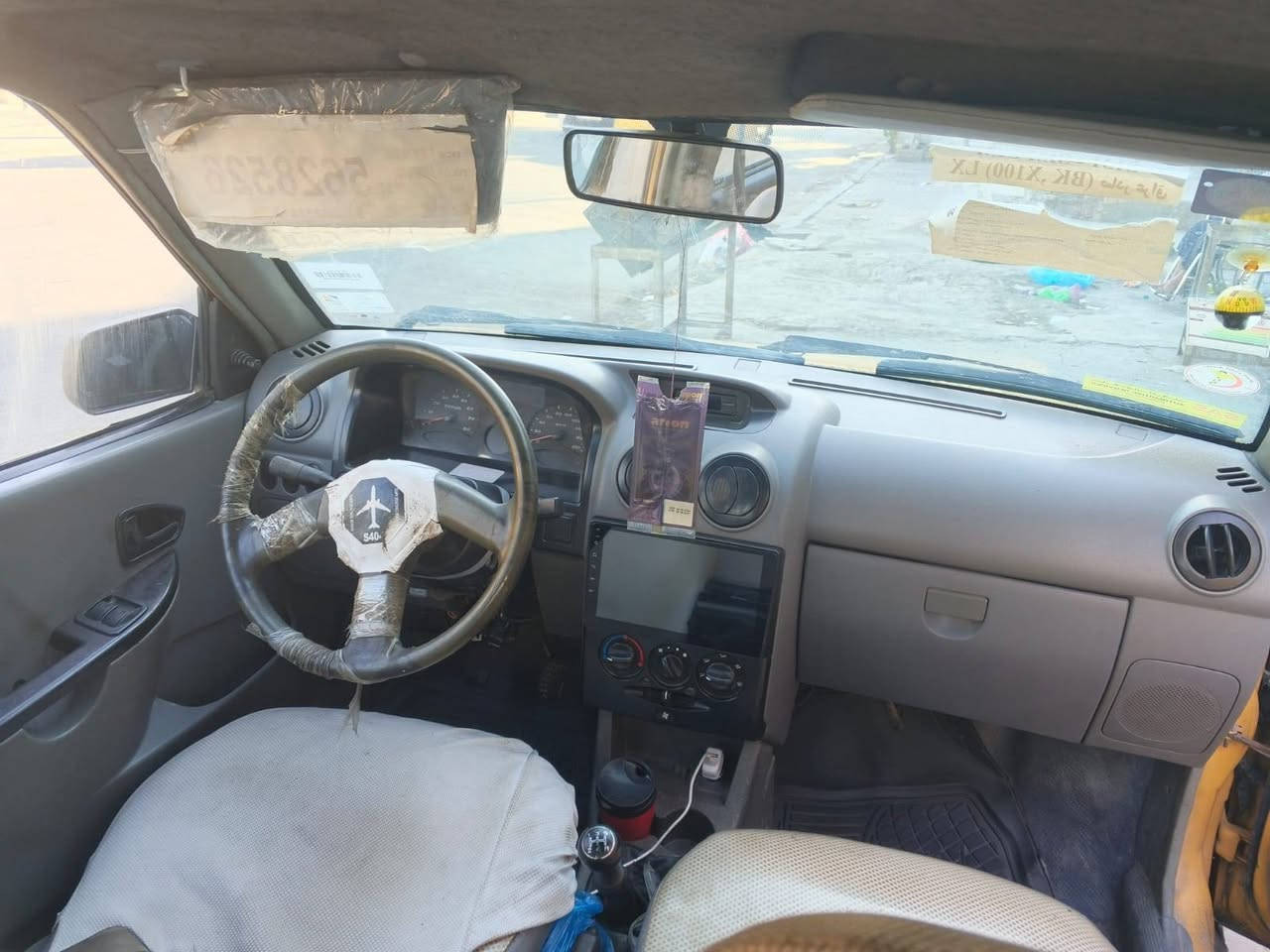 سلام عليكم سايبه مديل 13سياره نضيفه مال بيت العنوان بغداد الشعب رقم الهاتف متواجد واتساب *********** السعر 27وبيها مجال حك الجيه
