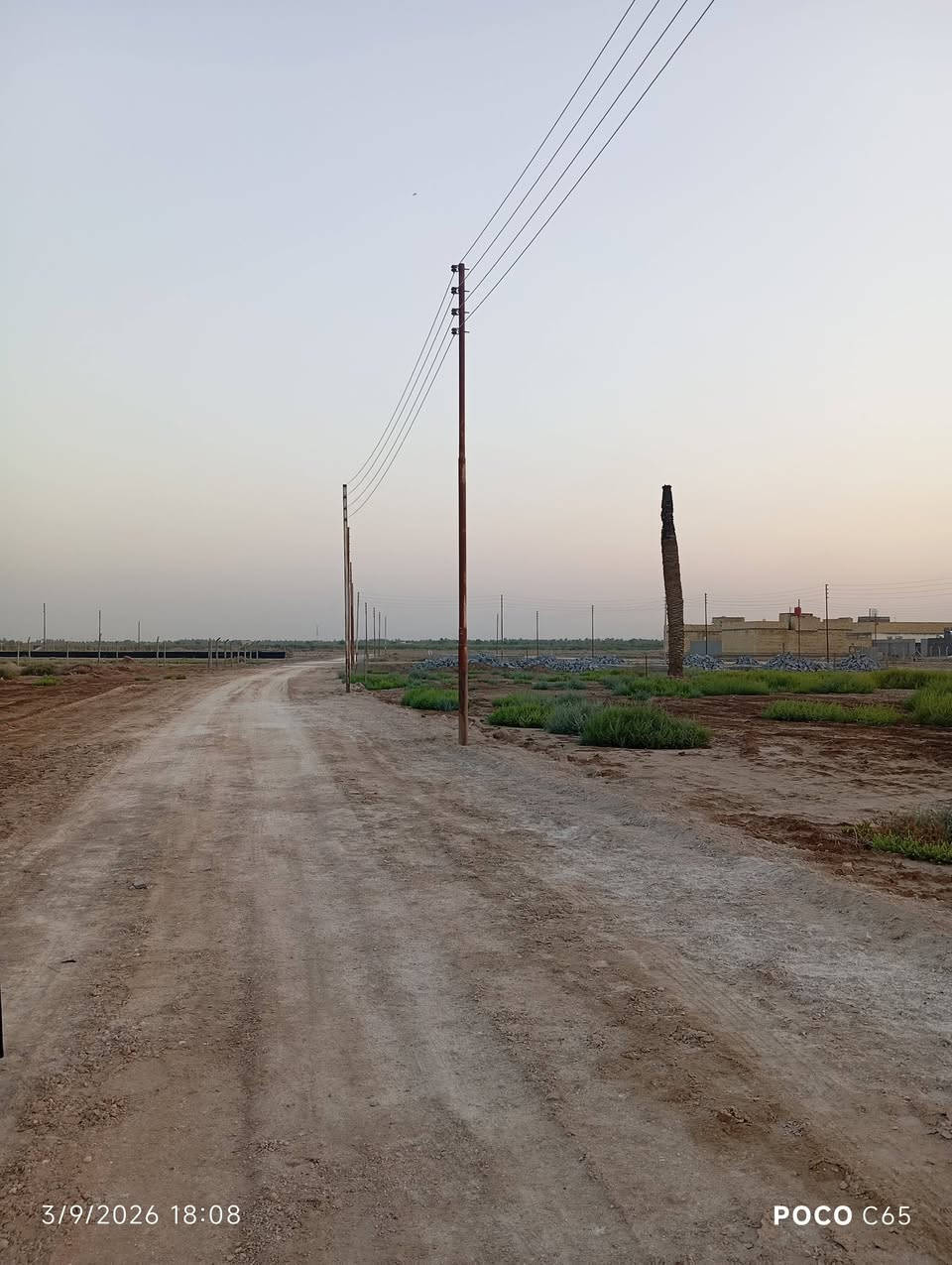 السلام عليكم قطعااا 400 متر طابو اسهم بل سديناويه خلف مدرست الواثق وجه 20 نزال 20 شارع 10 متر  للستفسار ***********
