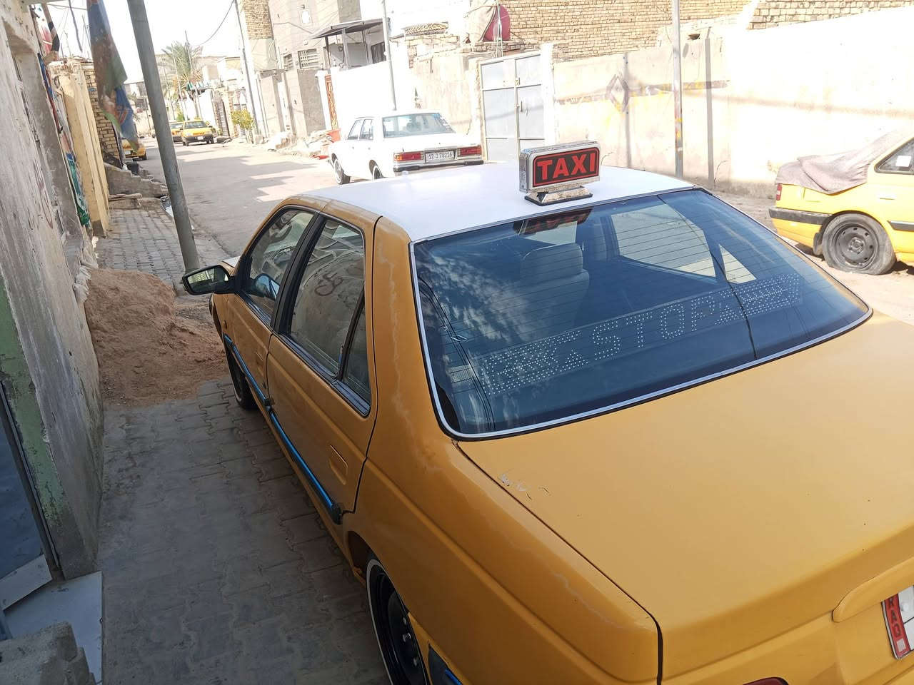 سلام عليكم لبيع بيجو بارص موديل 15 رقم قادسيه مصفره مكفوله من صربه وتبديل كير ومكينه ع شرط حداديه جديده تخم تاير جديد  باتري جديد سياره ماناقصها اي شي كبل لشارع ترايك وين مايعجبك 
السعر 36 وبيها مجال بسيط
*********** مكاني الديوانيه
