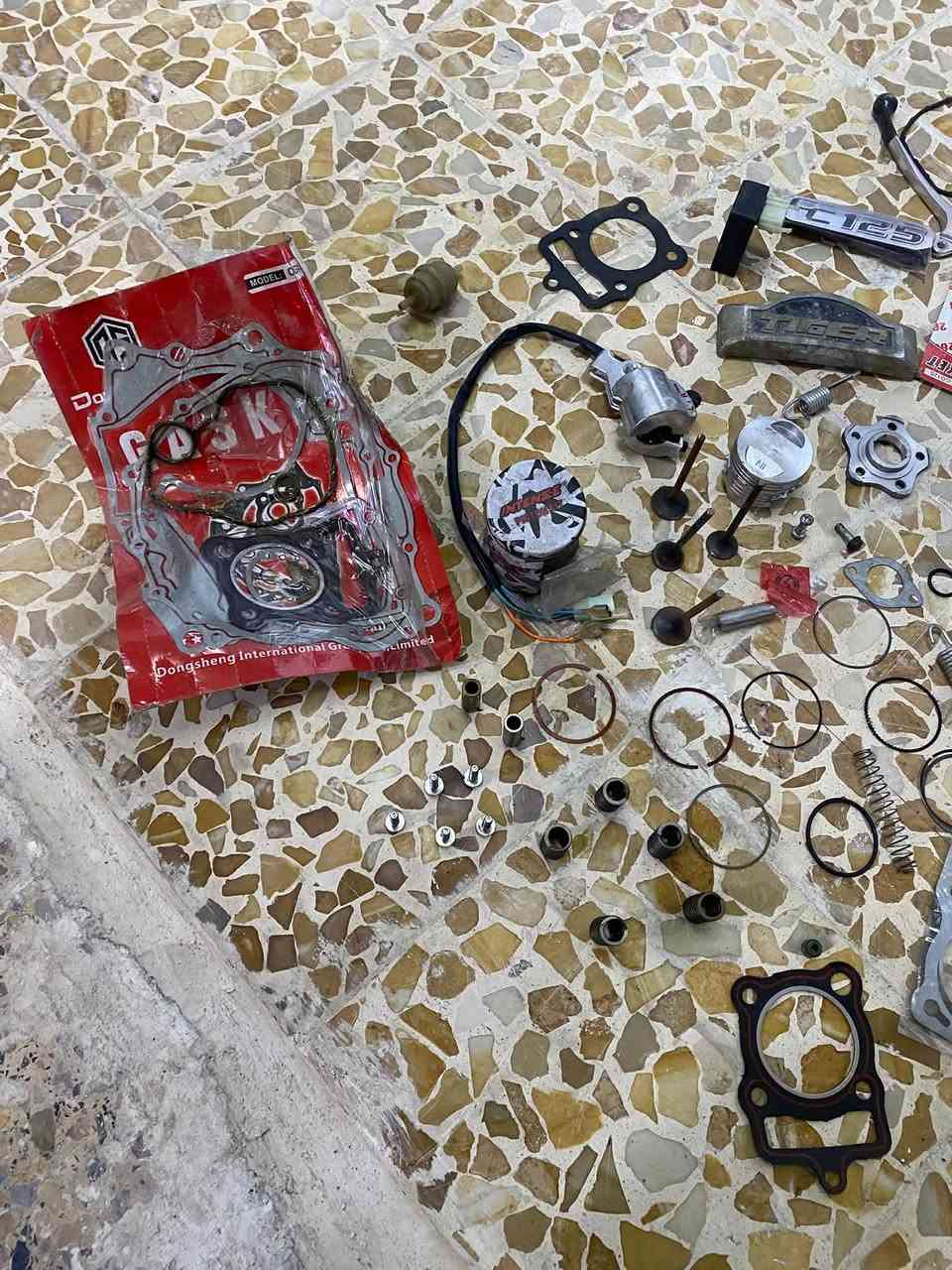 السلام عليكم غراض ماطور تايكر للبيع السعر 20بيهم جديد فحم في فحم للاستفسار ***********
