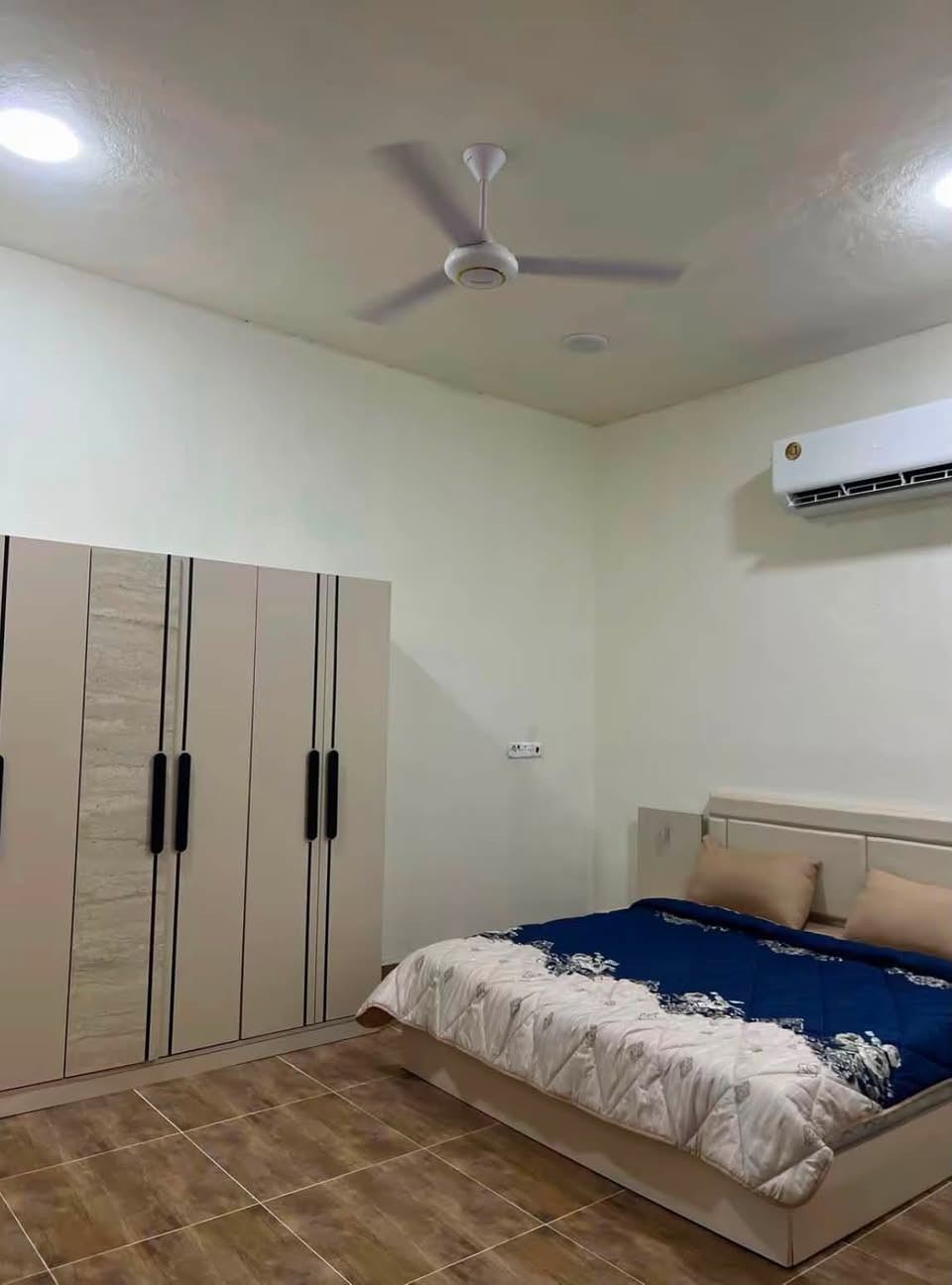 مزرعة للإيجار اليومي 🏡🌳

📍 الموقع: صلاح الدين– مجاور  بلد 

✔️ أجواء هادئة ومناسبة للعوائل والشباب

✔️ مساحة واسعة وخدمات متوفرة

✔️ مثالية للراحة والونسة

📌 للحجز والاستفسار يرجى الاتصال أو المراسلة على واتساب: 

 ***********

 موثق في تطبيق اجرلي لسياحة المزارع في العراق 🇮🇶

