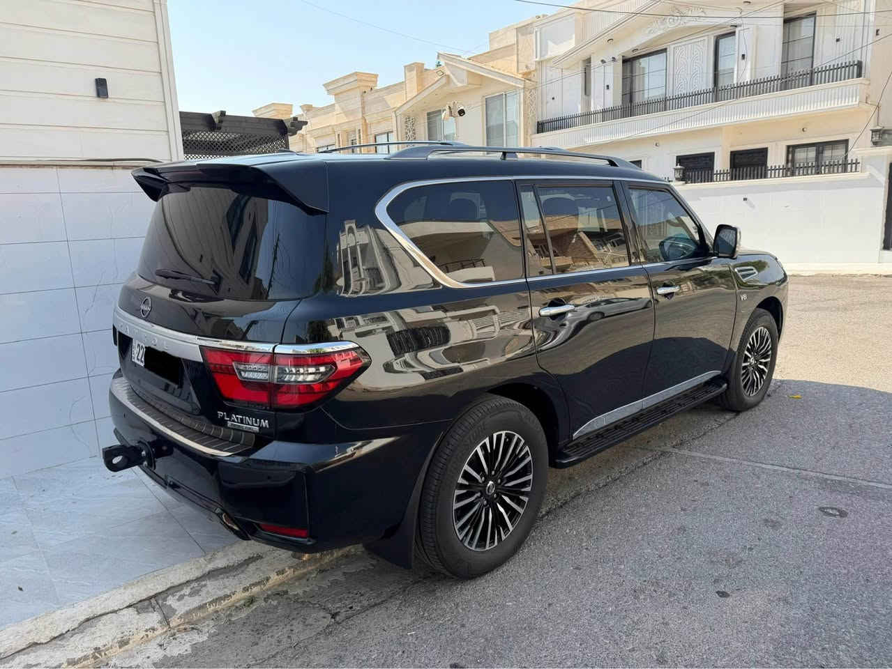 السلام عليكم 
نيسان ارمادا موديل 2019 تيتانيوم اعلئ مواصفه جلد وفتحة وتبريد وتدفئه كشنات وكشن الخلفي  منفصل فول الفول  محدثة بترول 2023تحديث كامل اصلي شركة سياره رقم اربيل الجديد مع باج تظليل لمدة سنه جديد سياره جاهزه علئ اخر حبايه اترايك لتركيا مكان السياره اربيل وبغداد بيها 4قطع صبغ مال تحديث وقطعه صبغ امريكا السعر 20000$ قابل للتفاوض لاستفسار وات ساب *********** بغداد, العراق
