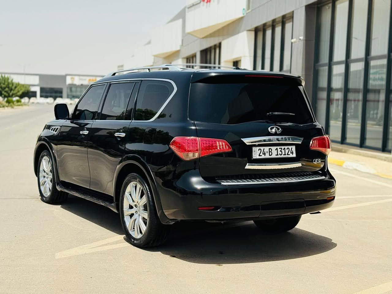انفينيتي QX56 • محرك V8 • ٢٠١٢