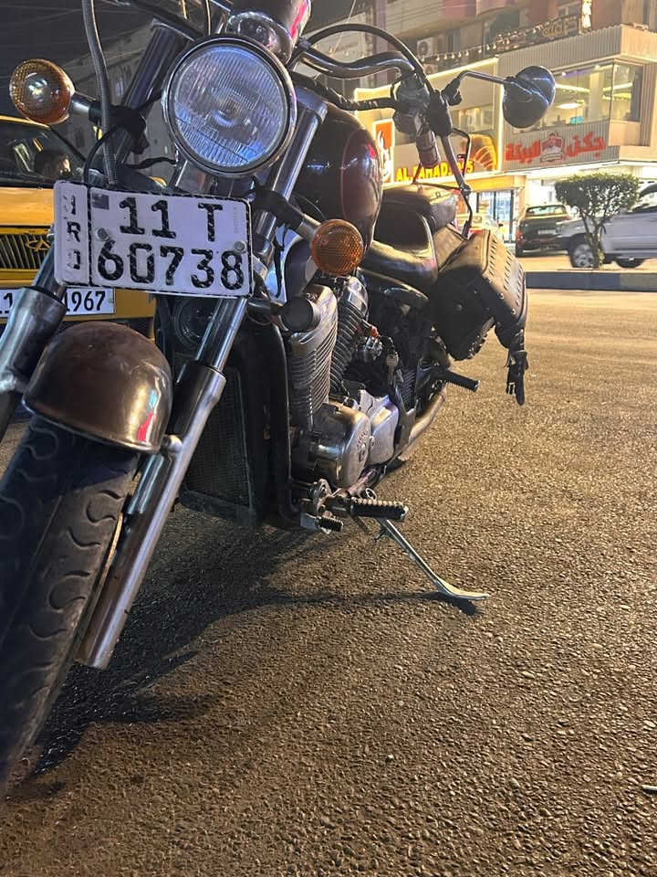 السلام عليكم
هوندا ستد 400cc 

مكينه و كير ناعمات لا تنقيص ولا تبخير 

صالنصة كاتم 

رقم و سنوية تحويل ثاني يوم 

زنجيل جديد و كابريتر توني منظفها 

دهم كله امزويل و مي راديتر كله اخضر زيتي 

نقصها الصفاحية اليسرة و الاشاير الخلفيات وحده انكسرت و الثاني شالها ابو التوصيل 

مكاني بغداد الكرادة 

للاستفسار 

***********
