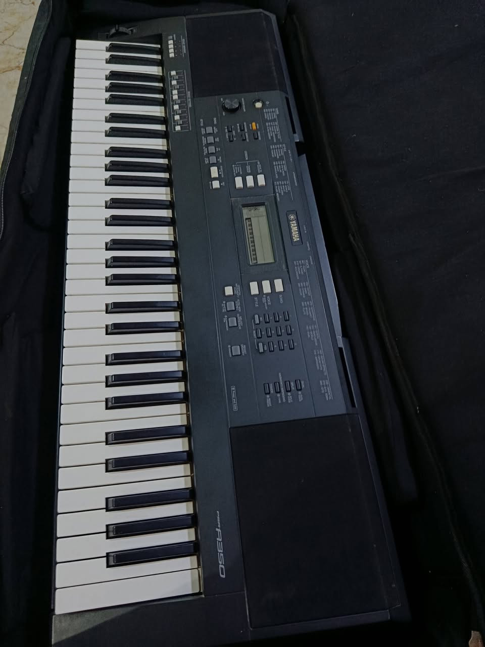 ياماها psr a350 نظيف جدا ..السعر  300 الف البصره.. للتواصل ***********
