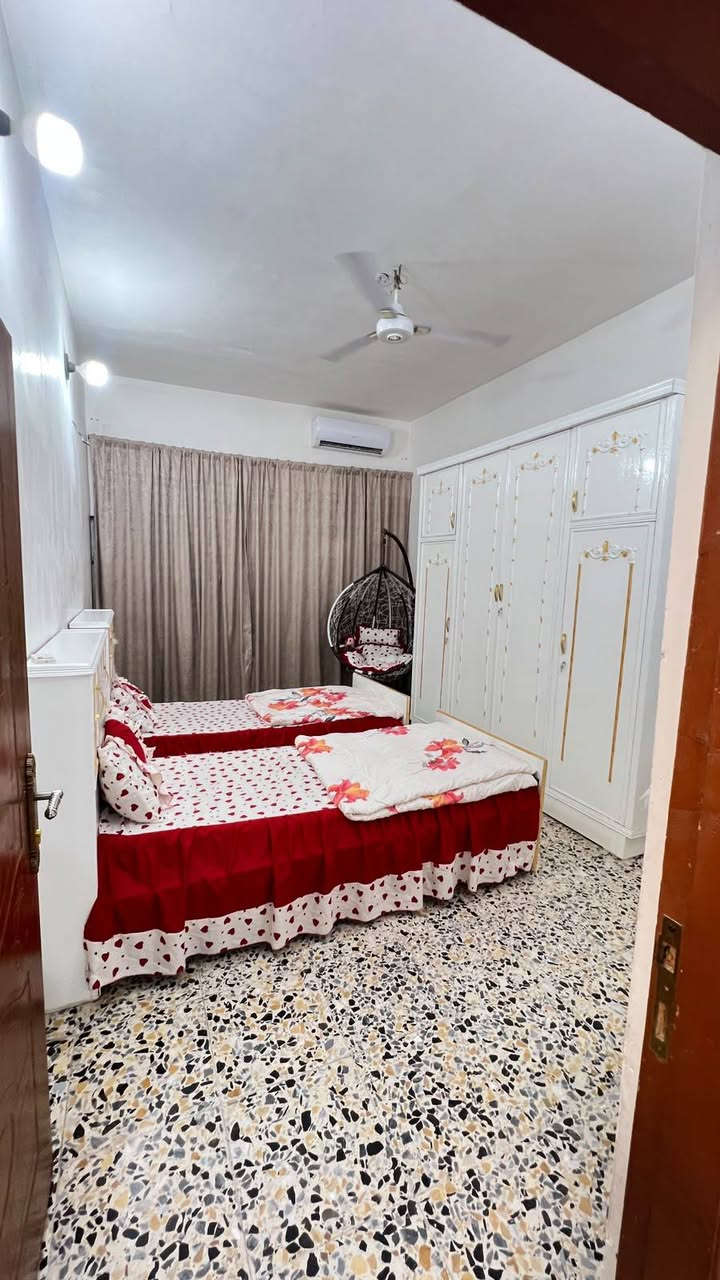 بيت للبيع في منطقه ام عضام زراعي علي راضي شارع رقم 10 نضيف كلش غرفتين وصاله واستقبال ومطبخ حار ومطبخ بارد وصحيات داخلية وخارجية ومناقصة شي السعر خاص على الواتساب ***********

