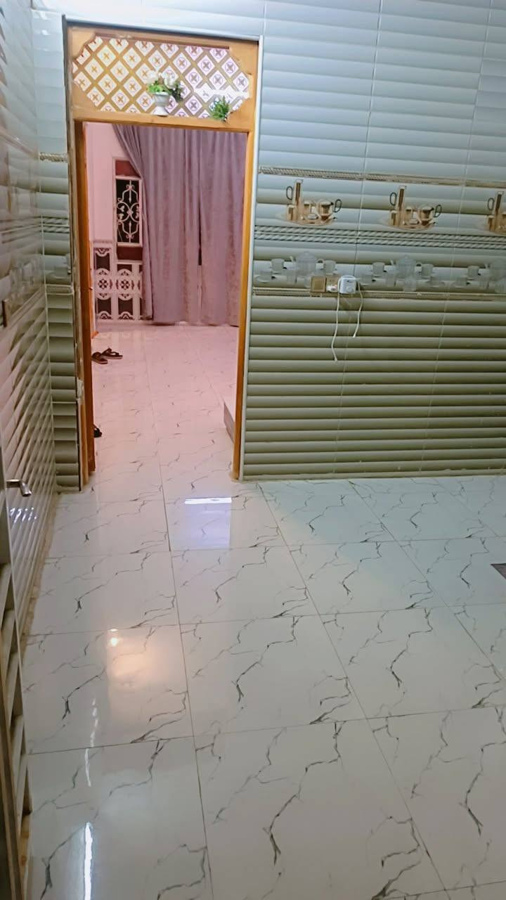 يا الله البيت بل الاقصاد البيع مساحه 140متر طابو زراعي سند 25 عنوان شارع الاصب مقابيل ملحق قريت الغدير عمود 327بناء جديد بيع بل قصاد 45مقدمه 15وكل شهر 500بيع نقد 38 الاتصال *********** يوجد لديناء بيوت لاجار
