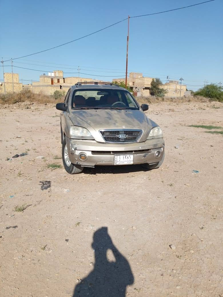 سورنتو 2005سنويه 27 ذي قار تحويل وكاله بكيفك محرك جديد ياباني 3000ام البطل ستوني شاده حداديه صار يومين من سويته كله الخلفي والأماني سياره جارده مصبوغه عام  سابقا يحتاج تنصبغ بس سعرها 55مكاني الشطره ***********

