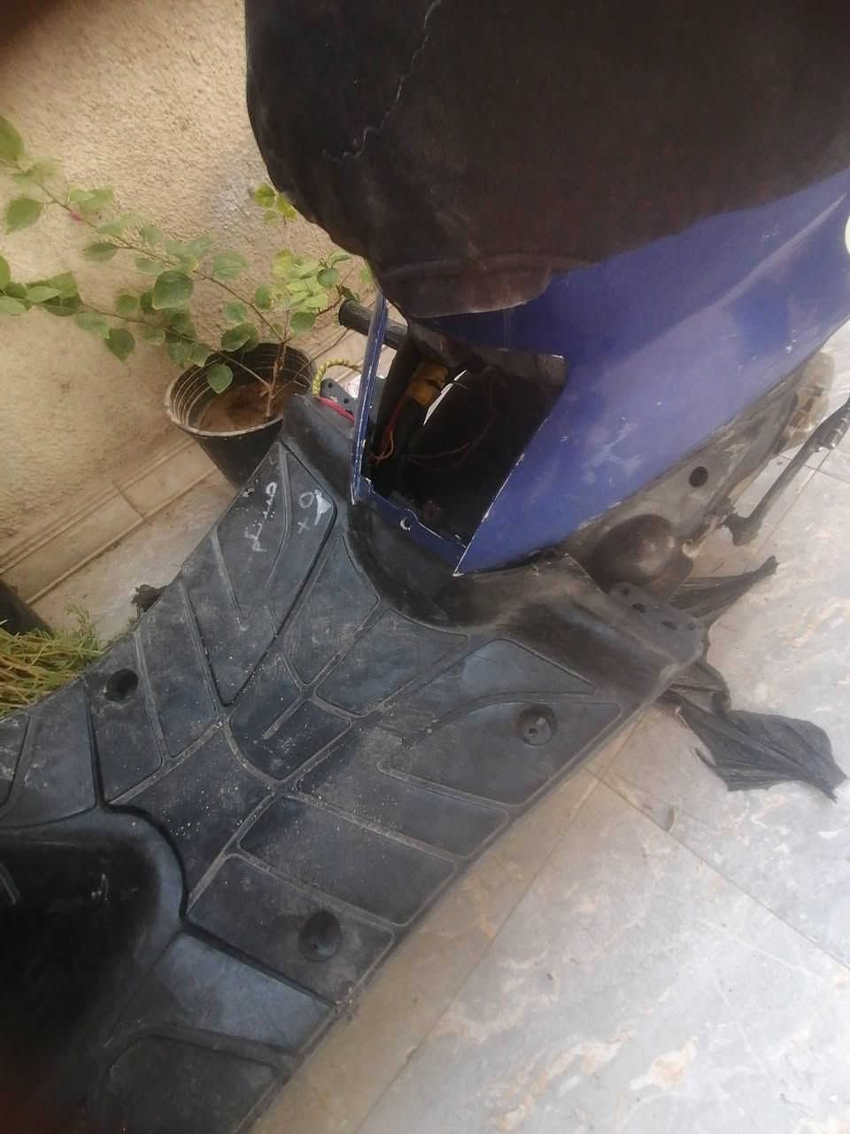 دراجه للبيع تسع زروف 9 للبيع اغاني حمدان ابو الخصيب بصره  دراجه جاهزه تشتغل كل شيء ما بيه شغل واطلع  مستعجل على البير 200 وبيها مجال ويسولف الشراي مستعجل على البيع يخابرني لا يخابرني  *********** اذا مو شراي لا يخابرني الشراي ستوته

