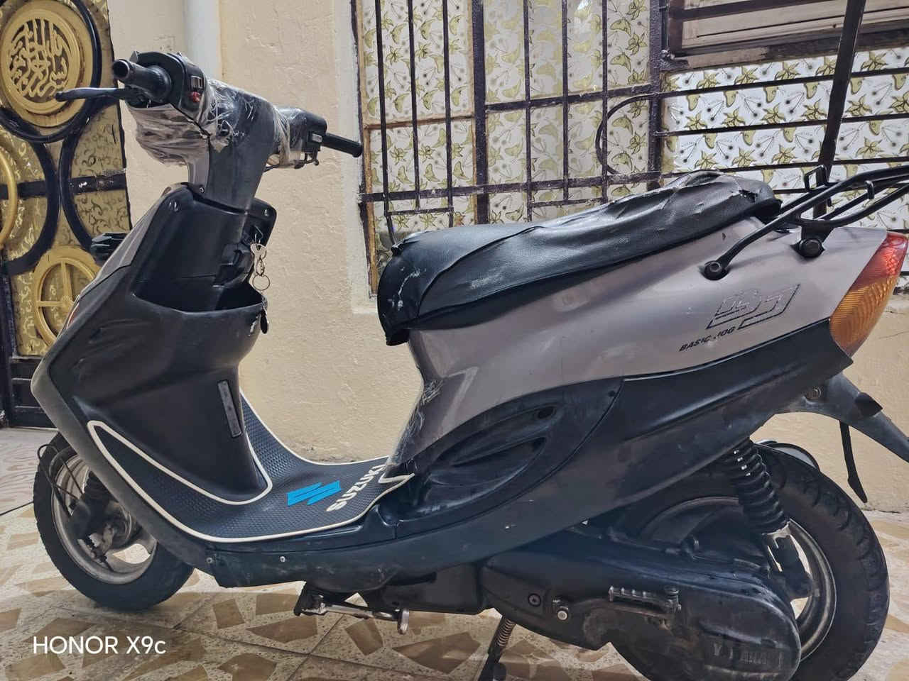 سلام عليكم دراجه يماهو 9 زروف للبيع مجفته مره وحده سعر 350 وبيه مجال وهذا رقمي ***********

نص مكتوب في الصور:
- HONOR X9c