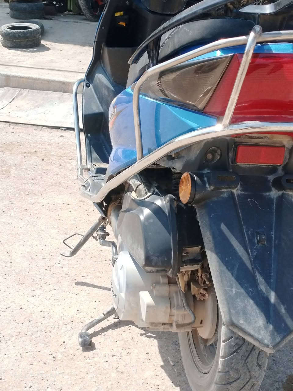 دراجه للبيع مكينته مفتوحه المكينه ناعمه وتخبل الشلعه مالته قويه السعر 500 وبيه مجال لطيبين 
المكان قضاء النصر  الي يريد يتواصل
رقم الهاتف ***********
