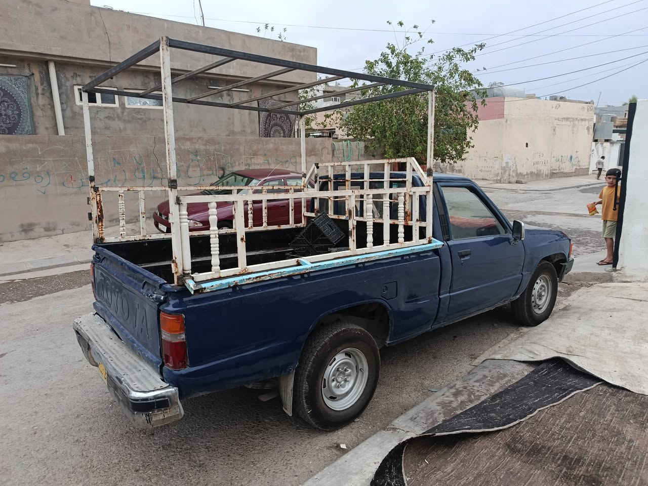 پیکاب مۆدێل 85 ئاڕم پلاستیک سلێمانی سایەرەکە دەعامو لێدراوی  نییە گێڕو مەکینەی بەشەرتە چوار تایە پێنج  ڕۆژە کراوتە سەری لۆکە سایرەکە تابڵێی سەیارەیەکی پاکە ناونیشان چەمچەماڵ سعر 17وەرەقە ژ.م کۆڕەک***********
ئاسیا***********
