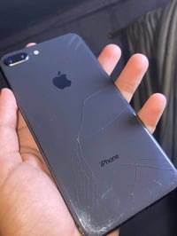 آيفون ٨ بلس • ذاكرة ٢٥٦ • بطارية ٧٣٪