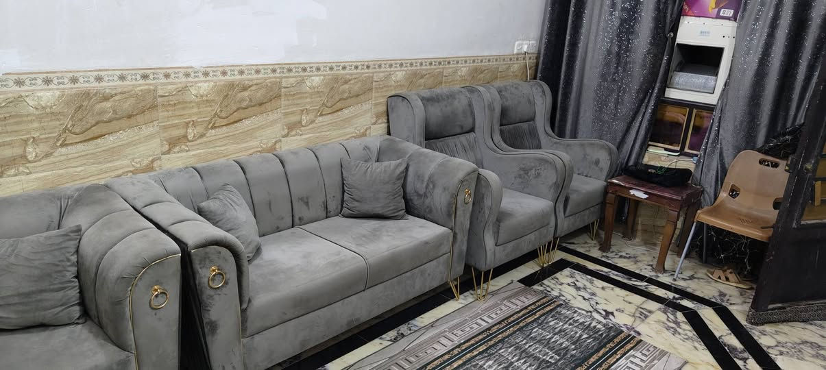 تخم تركي مودرن 
نظافة 90 % 
ب 350 الف 
عنوان كربلاء حي الغدير نهاية شارع البورصة 
***********
