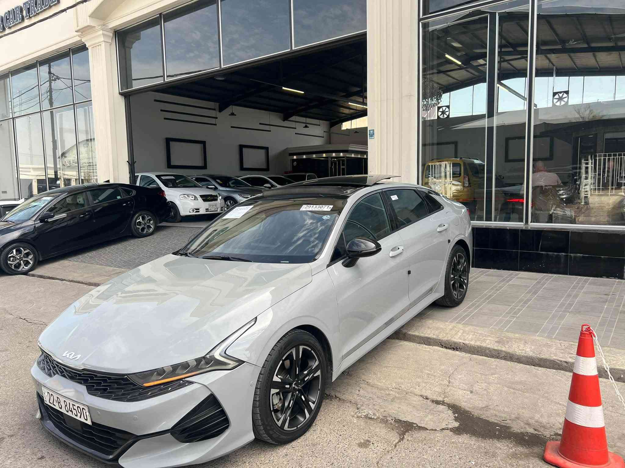 السعر 155 وبيها مجال بسيط
Kia K5 
2022
فول مواصفات 
1/1 
كشن جلد
رادارات جانبيه +امامي 
أنظمة قيادة 4 
2 ويل
بانوراما
بصمة 
اللون السمنتي المرغوب
ماشية 60 
سيارة جاهزة 
مكينة 16 تيربو
8 نمر 
سيارة حلوة وجاهزة ماتصرف عليها كلشي
للاستفسار الاتصال على الرقم غير متواجد خاص
***********
