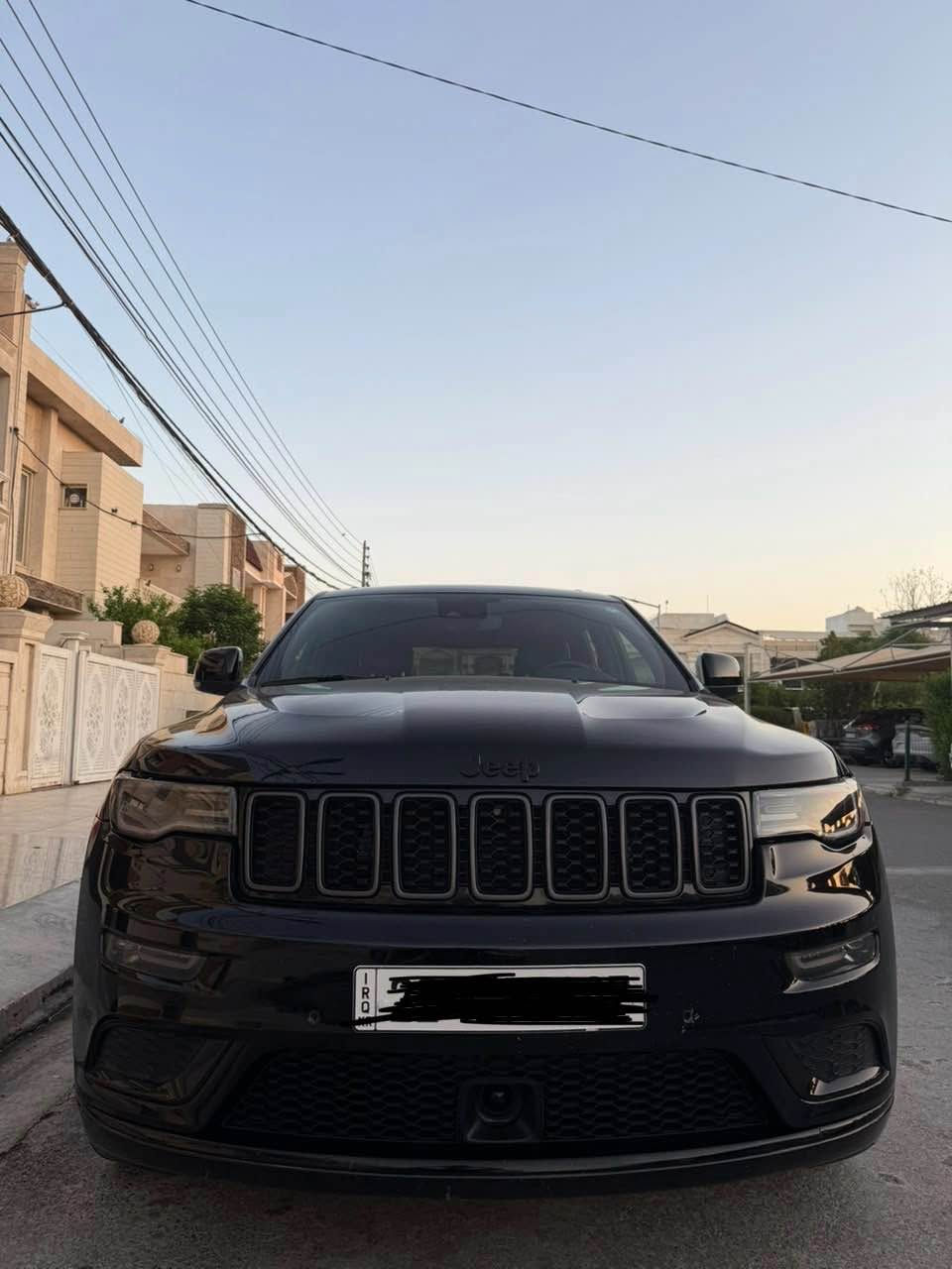 Jeep grand cherokee X limited 
قەپات مواسەفاتە مۆدیل ٢٠٢١ کوشین خەزن و سارد و گەرمە  ئاوێنە ئیتەر و دەبل ئەکسلە ٣٦٠ رادارە و تۆپەی راداریشی هەیە یانی قەپات قەپات مواسەفاتە سەیارەکە کلینە بی قەپ و قۆپ و شوخر هەمووی بە شەرت و ٨٠مایل رۆشتیە  هەموو شتی بیلادیە و سەنەوی و هەموو شتیشی نوێیە داوای ٢٩٠ی لێدەکەم
*********** أربيل, العراق
