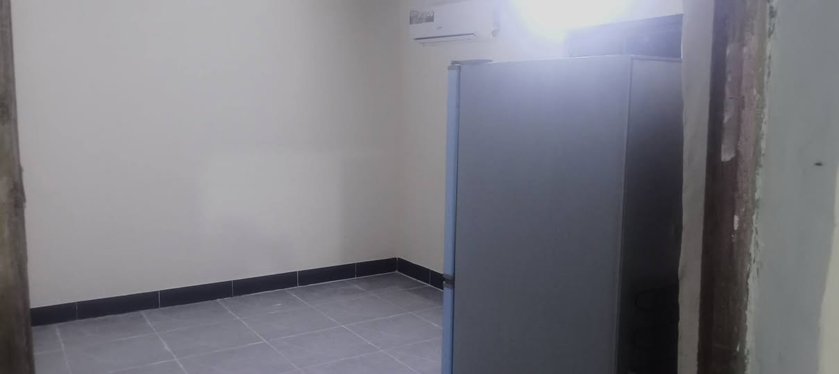 ‎بيت تجاوز بصره قبله حي الجامعة غرفتين ودوانيه وهول كله سندويج وسراميك مطابخ 2 حاربار$18$$***********‎ البصرة, العراق
