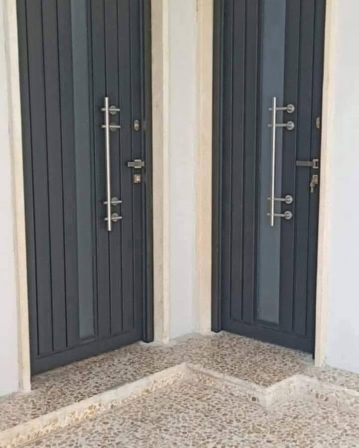 معمل القبله لكافة اعمال حداده بيبان شبابيك محجرات سقايف تغليف واجهات بالكيبون مكاني البصره( القبله ) ***********
