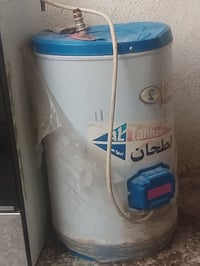 سخان كهربائي • نضيف • للبيع