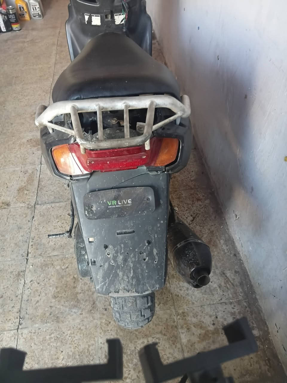 سلام عليكم 
دراجه يوميه لكزز
مكينه125سي سي
شلعه ومعدل سرعه
٨٠ دراجه بيه نواقص 
بسيطه سعر350 وبيه مجال مكاني بغداد  الوشاش ***********
