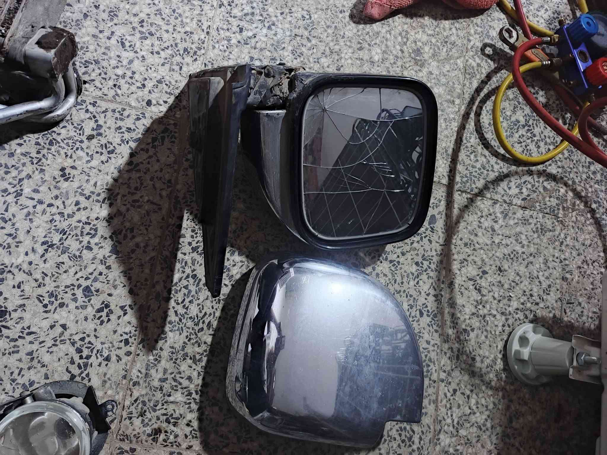 سلام عليكم
للبيع مبخره تبريد سياره باجيرو مستعمل شغاله مع الأنابيب والوصلات
‏الحالة موضحة بالصور_ مرايا جانبية مع أغطية النيكل وقواعد التثبيت.مع هيكل للمرايه شغاله بس الزجاج مكسر _ زوج كشافات ضباب دعامية القواعد والأبزيم متوفرة وجاهزة للتركيب  (كلهن ب 50 ألف للاتصال والمراسله ***********
