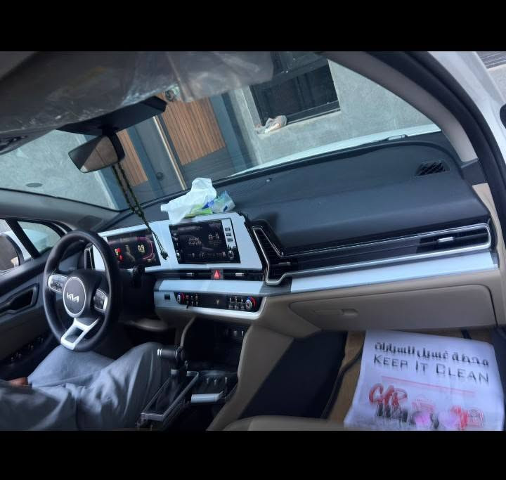 سبورتج موديل 2025 خليجي مكفول كفالة عامة لون ابيض   فول  مواصفات الكاميرا بناروما رقم بغداد باسم البائع الاتصال على الرقم ***********. و*********** بغداد, العراق
