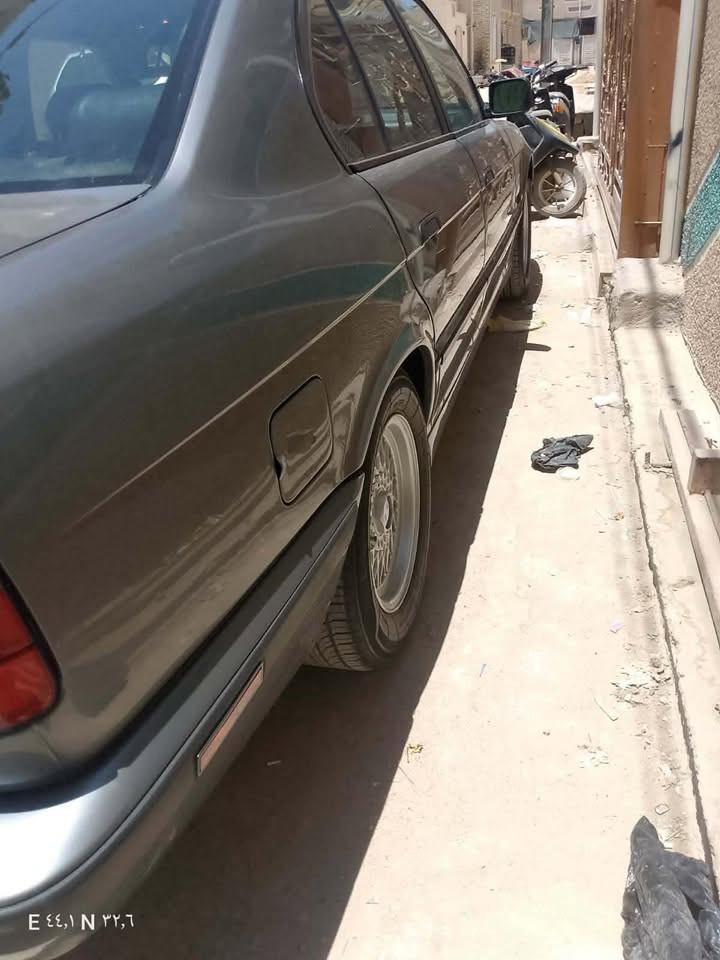 بي ام دبليو 525 مسكر عدل
وارد ياباني 

السيارة بعد احلا من الصور

داخل الغرفه جلد جديد غرفه كهربائية بالكامل

كهربائياتها كلها شغاله وبلادي

فتحه قماره طگتين

مري منفصله مصبوغه عام جماليه

تخم تاير جديد ويل خليه

حداديه جديد بالكامل

تبريد ثلج ❄️

رقم بغداد انگليزي باسمي شرط المداور

هزه وسنويه جديده

مكان السياره ديوانيه
57ورقه ابيه مشكله بالمكينه
***********

نص مكتوب في الصور:
- ٣٢,٦ N ٤٤,١ E
- ٣٢,٦ ٣٣,١ ٤٤,١ E
- E ٤٤,١ N ٣٢,٦