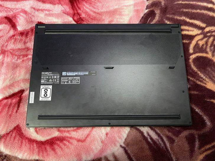 لابتوب العاب جيمنك: MSI Stealth GS66  
​المعالج (CPU): Intel Core i7-10750H (الجيل  العاشر، بقوة وكفاءة عالية جداً للألعاب والتطبيقات الثقيلة).
​الذاكرة العشوائية (RAM): 16 جيجابايت.  
​التخزين (Storage): قرص تخزين سريع جداً من نوع NVMe SSD.  حجم 500
​الشاشة (Display): شاشة فائقة السرعة بمعدل تحديث 240Hz Ultra Fast، تمنحك سلاسة فائقة في الحركة والألعاب.  
​كرت الشاشة (GPU): NVIDIA GeForce RTX (2070 8g super max q)
​نظام التبريد: نظام تبريد متطور وفعال Cooler Boost Trinity+ للحفاظ على حرارة مستقرة أثناء الضغط العالي.  
​البطارية: بطارية ضخمة بسعة 99.9 واط/ساعة
شنو الحالة العامة للجهاز هسه؟ بيه أي خدوش، ضربات، أو مشاكل مخفية غير اللي مبينة بالصور؟: 
نظافة فول
الموقع بغداد الدورة  ولايوجد لدي توصيل 