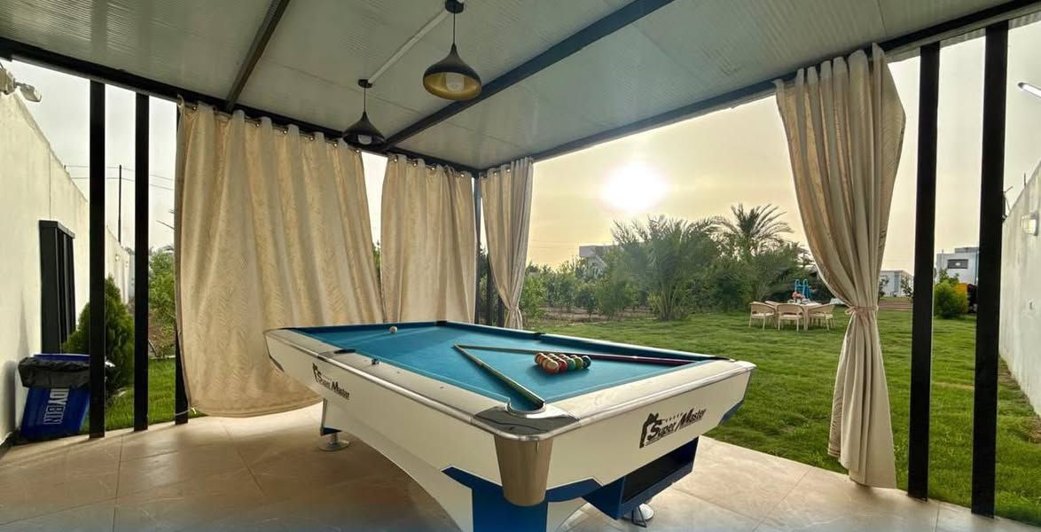 منتجع🏝️vip
موثقه بتطبيق اجرلي 
***********
يتوفر كافة وسائل الراحة 👏🏻
مسبح كبير🏊🏻
مسبح صغير🏊🏻‍♀️
غرفتين نوم وصالة كبيرة مكيفة🏘️
مطبخ داخلي 🥘🍚
شواية سمك و كافة ملحقاته🍖🍗
مراجيح🎡⛱️مع العاب للاطفال 
منضدة 🏓 
فيشة 🕴🏻🕴🏻
بليارد🎱

🔹شبكة انترنت 📶
🔹كهرباء 24 ساعة💡

📍موقع المزرعة صلاح الدين قضاء بلد

للحجز اتصل☎️***********
