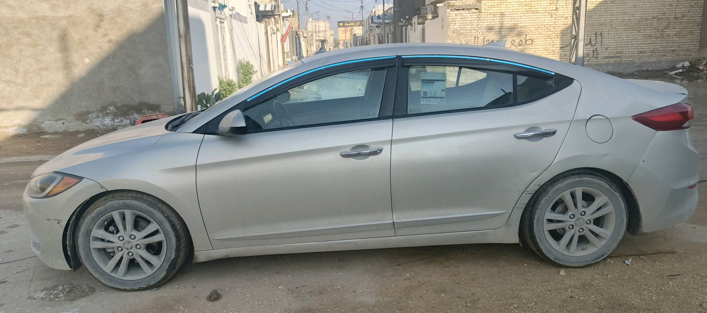 السلام عليكم 
سيارة الانترا 2017 امريكي محرك 2000 
رقم نجف جديد السعر 85 وبيها مجال بسيط
حبيبي شنو موقع السيارة بالضبط بأي محافظة/منطقة؟: 
النجف الاشرف 
القير شنو نوعه: أوتوماتيك لو عادي؟: 
اوتوماتيك