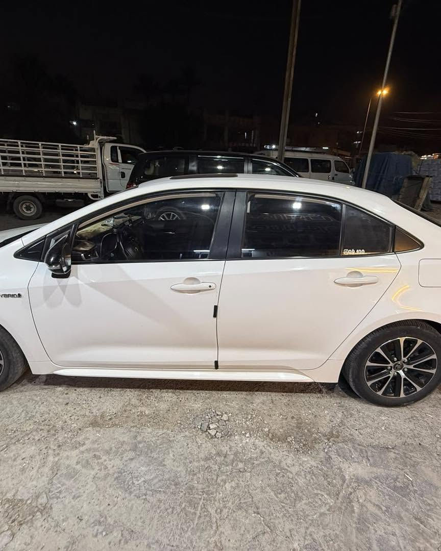 🚗 للبيع تويوتا كورولا 2024 هايبرد (شكل أمريكي) وارد الصين

📍 الموقع: بغداد – مجمع بسماية

🔹 حالة السيارة: مكفولة من الضربة والصبغ والتبديل
(مجرد ملاحظات بسيطة موضحة بالصور)

📊 الممشى: 180 ألف كم

✨ السيارة بحالة ممتازة

💳 ملاحظة مهمة: السيارة مشتراة من المصرف وباسم المالك الحالي، ويوجد عليها كفيل.
🔹 المالك مستعد لضمان حق المشتري بالكامل من خلال وكالة خاصة أو عامة، وأي تعهد قانوني متفق عليه، مثل وصل أمانة أو كمبيالة أو صكوك.

🔹 كل اللي عليك تدفع مبلغ السيارة، والسيارة تكون بعهدتك عن طريق وكالة عامة أو خاصة، والمالك مستعد يسويلك أي تعهد قانوني تريده لضمان حقك.

📌 أقساط السيارة تنتهي سنة 2030
(الأقساط على المالك الحالي وهو المسؤول عن تسديدها، وأنت ما لك أي علاقة بيها).

🛠️ المواصفات:
▫️ محرك 1800 هايبرد
▫️ تبريد قطعتين ❄️ بحالة ممتازة
▫️ كشنات بلادية جلد وعليها داشمة
▫️ تحديد مسار
▫️ مساعدة قيادة ذاتية
▫️ شاشة كبيرة
▫️ تحكمات ستيرن
▫️ كاميرا خلفية
▫️ فتحة سقف
▫️ تدعم Apple CarPlay
▫️ هاند بريك كهربائي
▫️ أوتو هولد
▫️ 4 جامات كهربائية أوتو

💬 لمعرفة السعر والتفاصيل: علق بكلمة تم ونتواصل وياك.

📞 رقم صاحب السيارة: ***********

📌 تنويه: الصفحة مخصصة للنشر فقط، وغير مسؤولة عن أي اتفاق أو تعامل يتم بين البائع والمشتري. وبالتوفيق للجميع 🤝

#تويوتا #كورولا #كورولا_2024 #كورولا_هايبرد #سيارات_للبيع #سيارات_العراق #سيارات_بغداد #سيارات_بسماية #هايبرد #بيع_وشراء_سيارات
