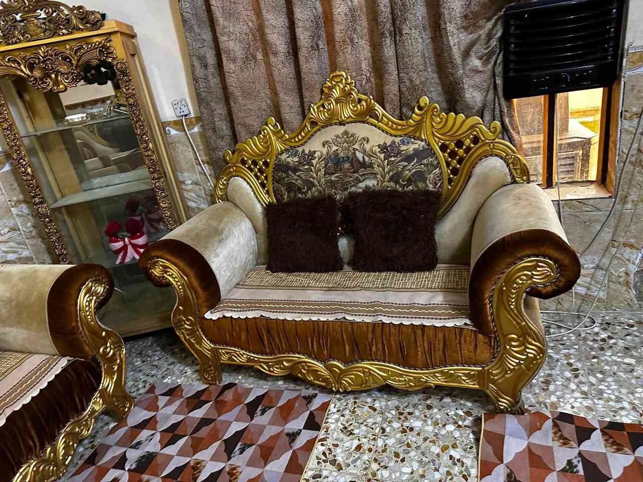 السلام عليكم تخم 13 مقعد مع الطبلات والفاترينا
بغداد الزعفرانيه
***********
